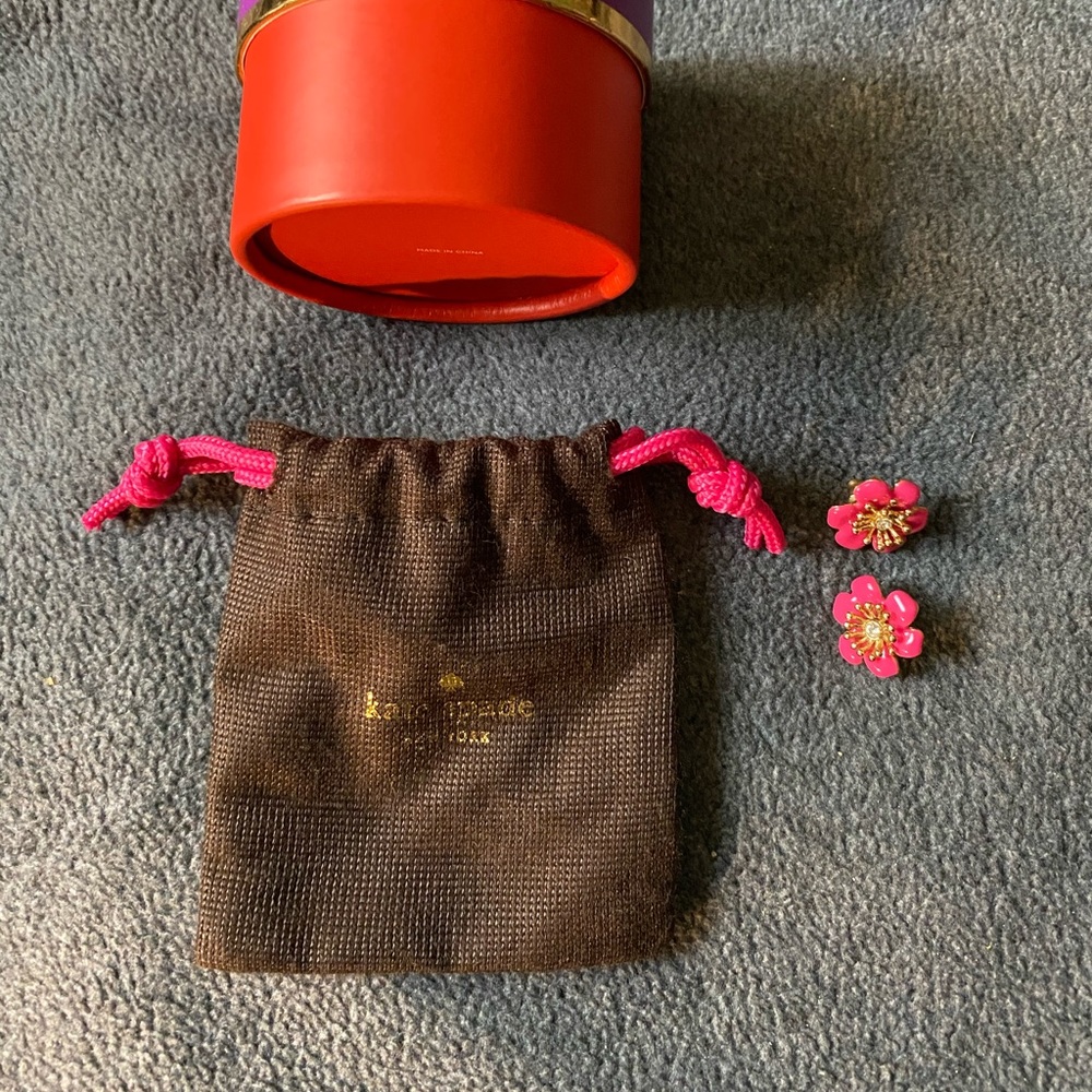 DAINTY KATE SPADE EARRINGS